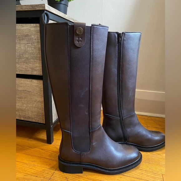 Brown boots - Picture 2 of 2